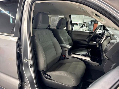 Used 2021 Toyota Tacoma SR5 RWD image 10