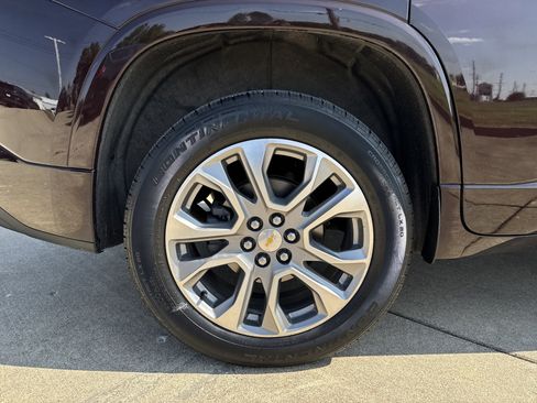 Used 2021 Chevrolet Traverse Premier image 25