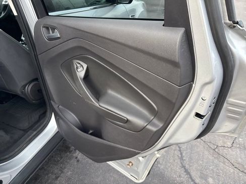 Used 2016 Ford Escape SE image 11