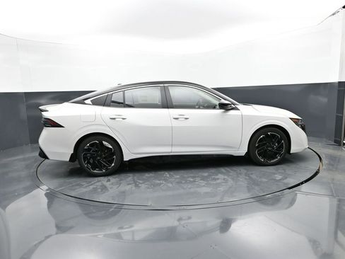 New 2026 Nissan Sentra SR w/ SR All Weather Package FWD image 9