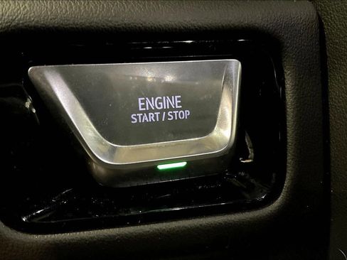 Used 2025 GMC Yukon Elevation w/ LPO, Elevation Black Package AWD/4WD image 15