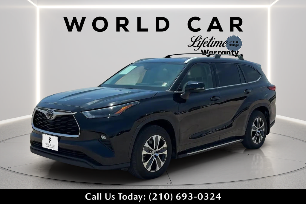 Used 2022 Toyota Highlander XLE FWD image 7