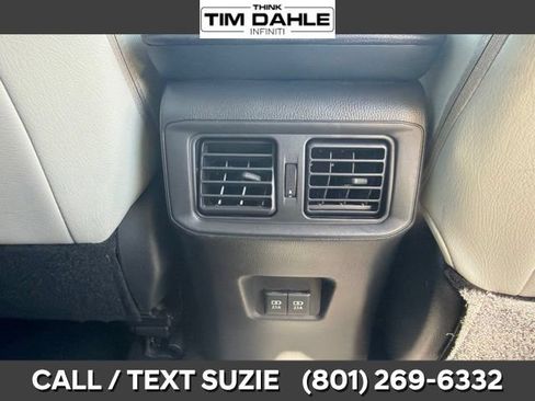 Used 2020 Toyota RAV4 XLE w/ XLE Grade Weather Package AWD/4WD image 17