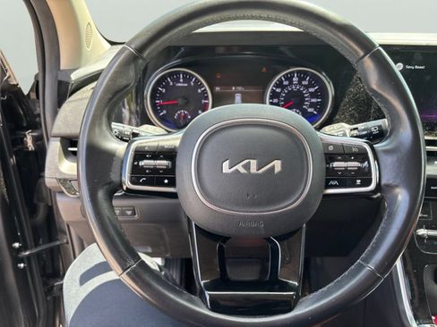 Used 2022 Kia Carnival SX FWD image 5