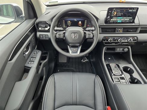 New 2025 Honda Pilot Elite image 13