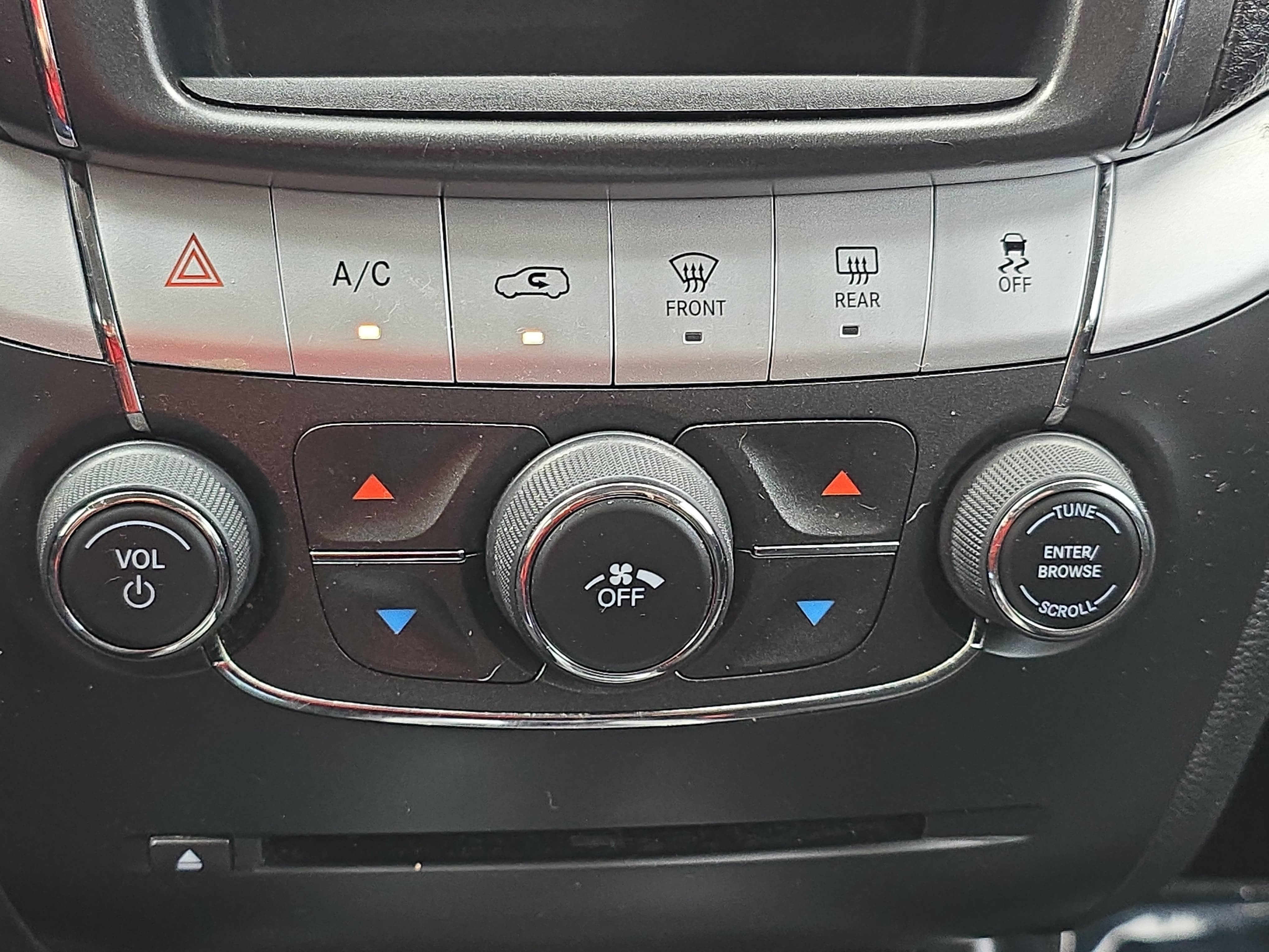 Used 2020 Dodge Journey SE FWD image 22