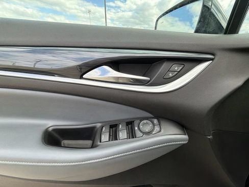 Used 2019 Buick Enclave Essence AWD/4WD image 26