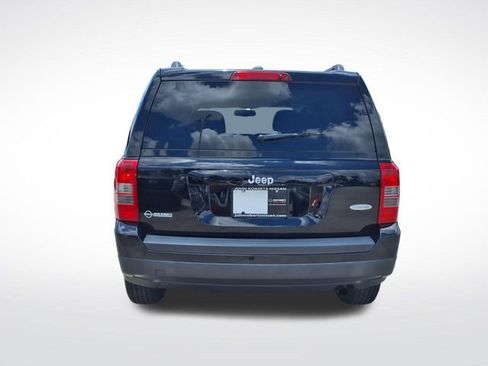 Used 2012 Jeep Patriot Latitude FWD image 16