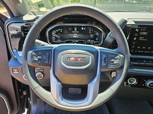 Used 2023 GMC Sierra 1500 SLE AWD/4WD image 25