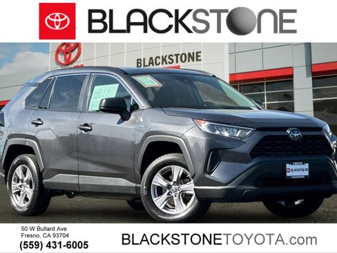 Used 2021 Toyota RAV4 LE image 1