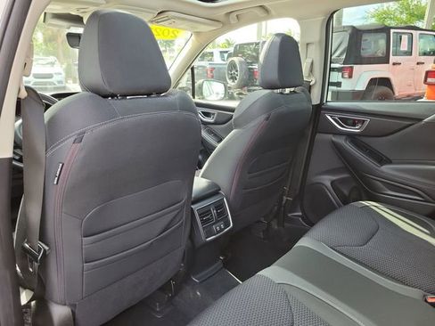 Used 2022 Subaru Forester Premium AWD/4WD image 10