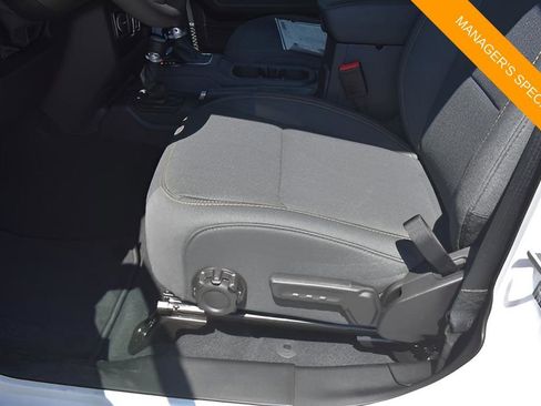 New 2025 Jeep Gladiator Sport image 12