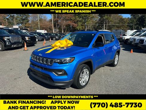 Used 2022 Jeep Compass Latitude image 1