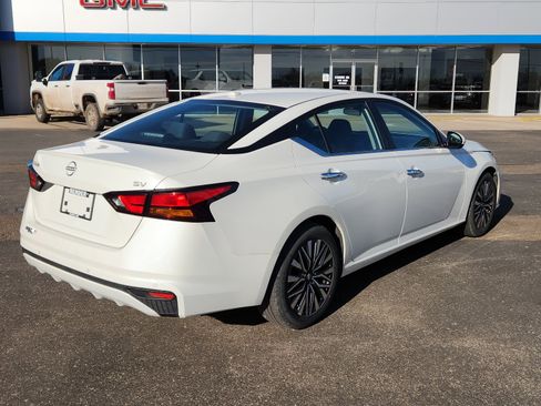 Used 2023 Nissan Altima 2.5 SV image 4