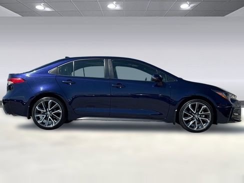Used 2022 Toyota Corolla SE w/ SE Premium Package FWD image 2