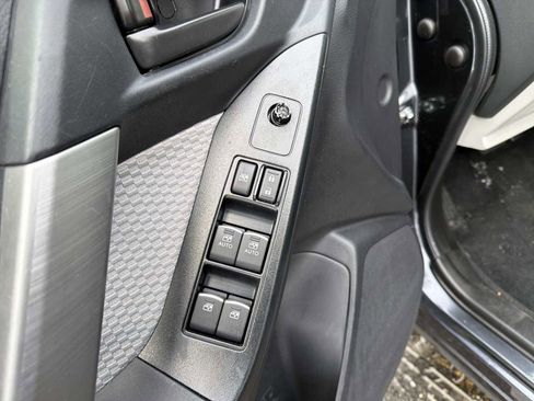 Used 2018 Subaru Forester 2.5i Premium w/ All-Weather Package image 22