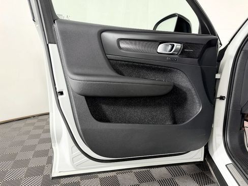 Used 2021 Volvo XC40 P8 Recharge w/ Advanced Package AWD/4WD image 29