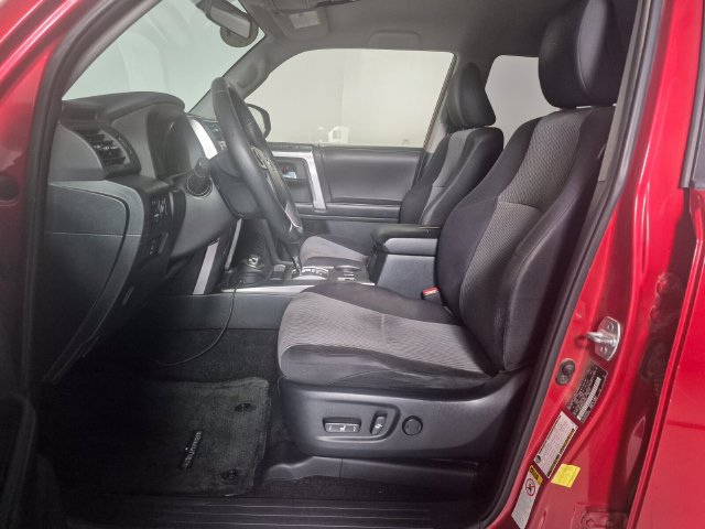 Used 2018 Toyota 4Runner SR5 AWD/4WD image 14