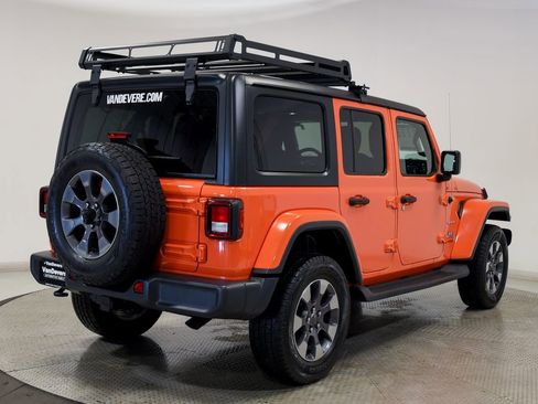 Used 2018 Jeep Wrangler Unlimited Sahara AWD/4WD image 11