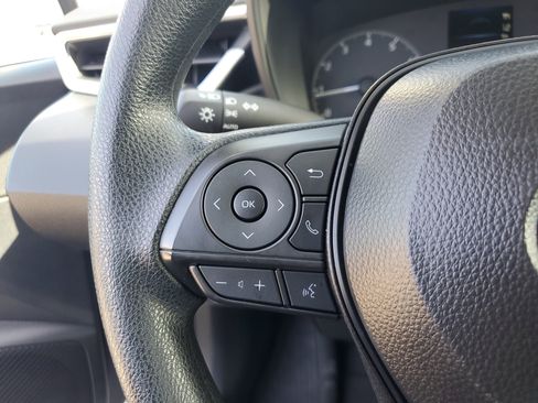 Used 2025 Toyota Corolla LE image 26