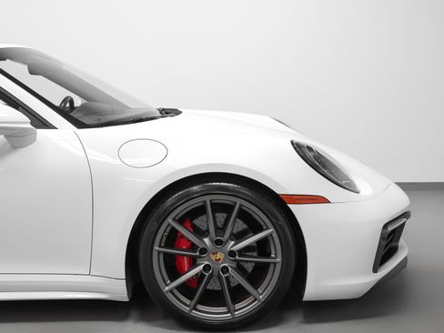 Certified 2020 Porsche 911 Carrera 4S image 17