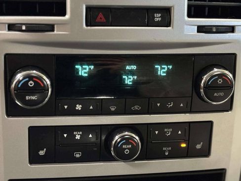 Used 2008 Chrysler Town & Country Limited w/ Trailer Tow Group FWD image 24