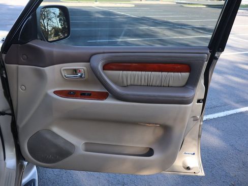 Used 1999 Lexus LX 470 4WD image 29
