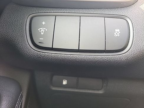 Used 2017 Kia Sorento AWD w/ LX Convenience Package image 16