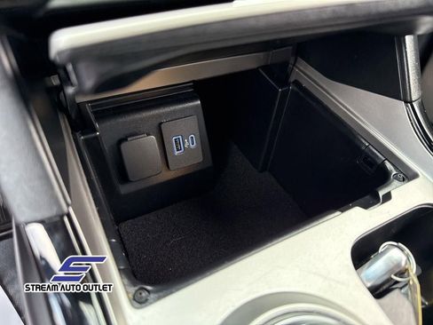 Used 2023 Ford Explorer ST-Line w/ Class IV Trailer Tow Package AWD/4WD image 41