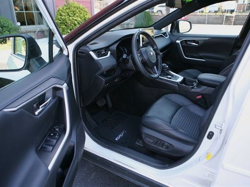 Used 2021 Toyota RAV4 XSE AWD/4WD image 8
