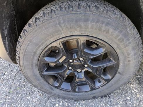 Used 2021 Jeep Cherokee Trailhawk image 20