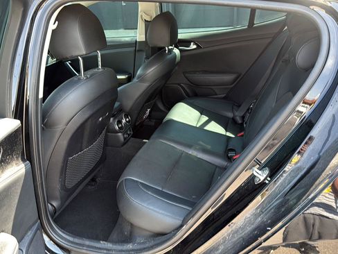 Used 2019 Kia Stinger RWD image 10