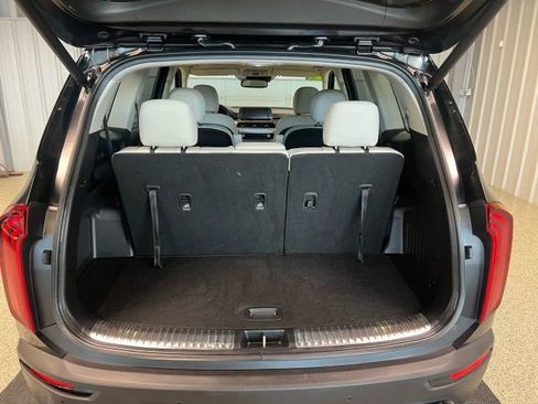 Used 2021 Kia Telluride SX w/ SX Prestige Package image 15