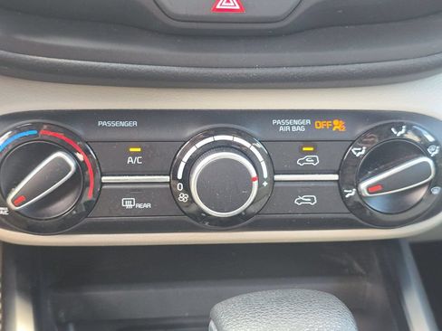 Used 2024 Kia Soul LX FWD image 28