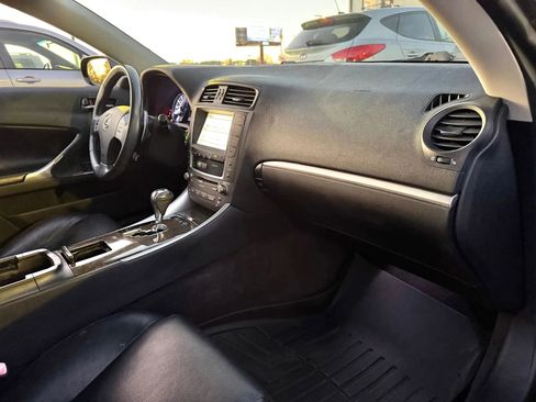 Used 2012 Lexus IS 350C image 19