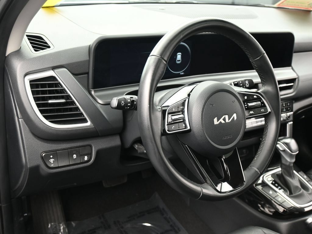 Used 2025 Kia Seltos EX w/ EX Sunroof Package FWD image 15