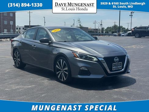 Used 2022 Nissan Altima 2.5 SR FWD image 1