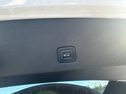 Used 2021 Cadillac XT6 Premium Luxury AWD/4WD image 50