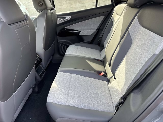 New 2026 Volkswagen ID.4 Pro RWD image 11