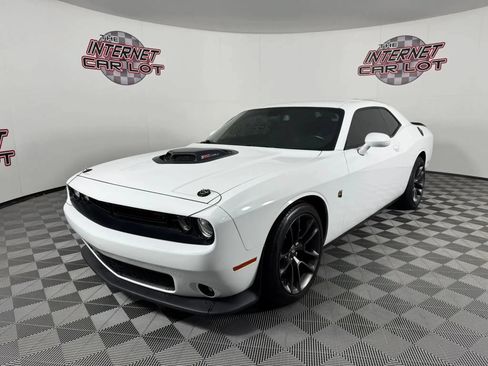 Used 2020 Dodge Challenger R/T Scat Pack w/ Shaker Package RWD image 3