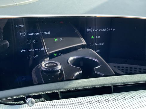 New 2026 Cadillac Optiq Luxury 1 image 29