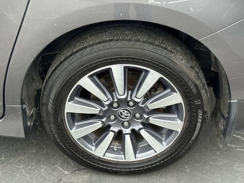 Used 2020 Toyota Sienna XLE Premium image 33