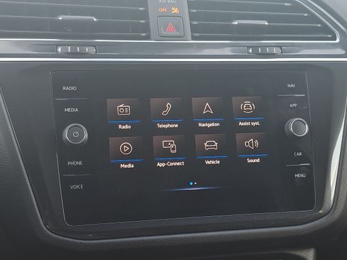 Certified 2023 Volkswagen Tiguan SEL R-Line AWD/4WD image 23