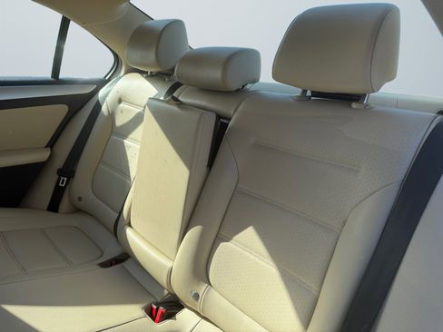 Used 2014 Volkswagen Jetta SE FWD image 14