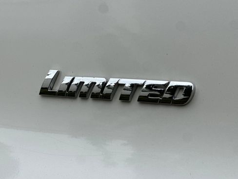 Used 2017 Toyota 4Runner Limited image 38