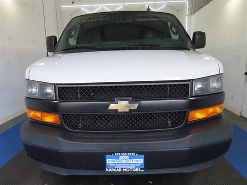 Used 2021 Chevrolet Express 2500 w/ Driver Convenience Package RWD image 3