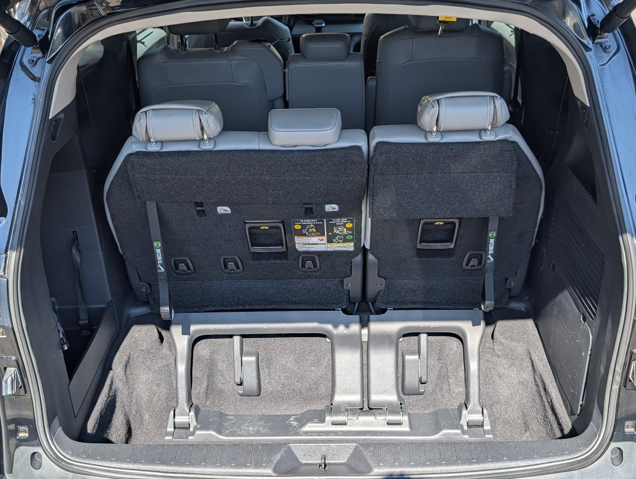 Used 2026 Toyota Sienna XLE FWD image 10