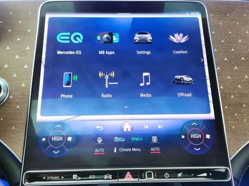 Used 2023 Mercedes-Benz EQE 350+ 4MATIC SUV w/ Pinnacle Trim Package image 48