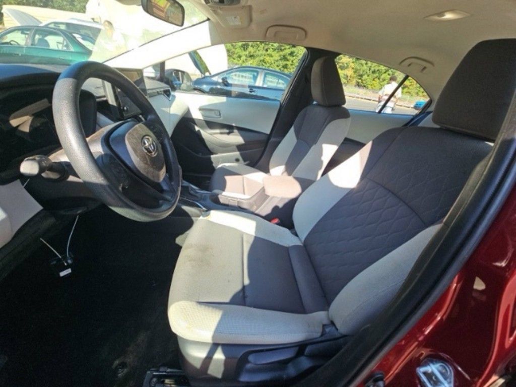 Used 2026 Toyota Corolla LE FWD image 9