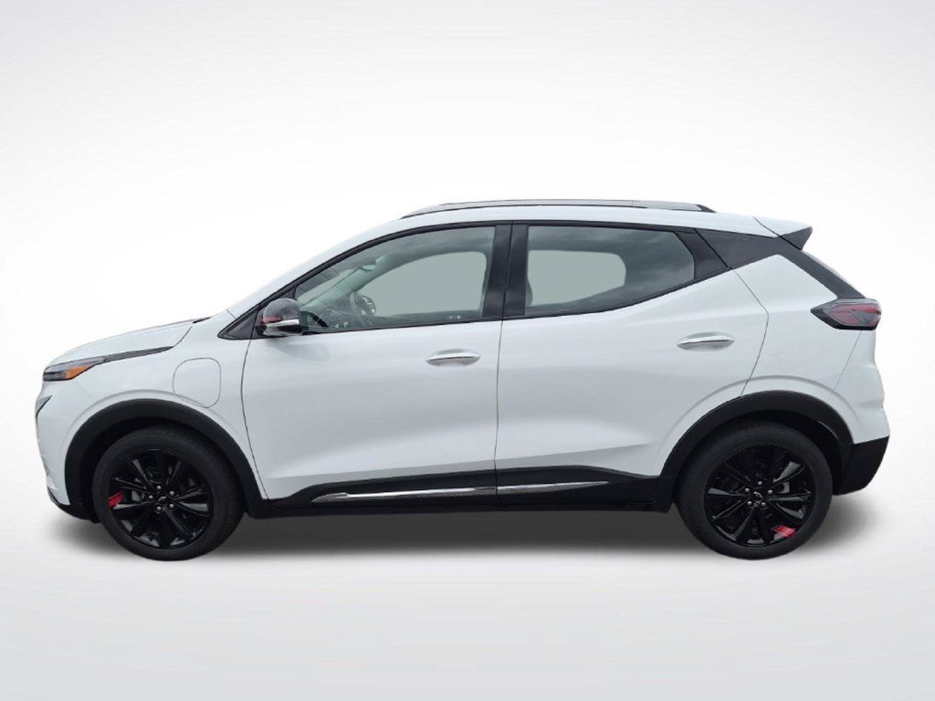 Used 2023 Chevrolet Bolt EUV Premier w/ Redline Edition FWD image 6